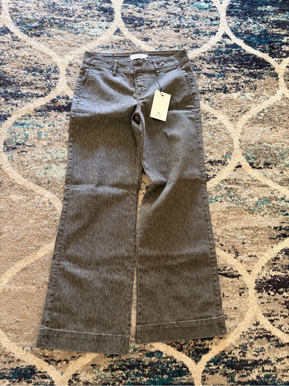Hidden Jeans Gray Wide-Leg Jeans with Subtle Animal Print